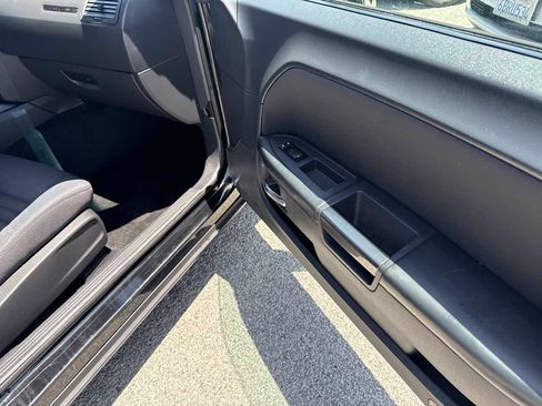 Used 2013 Dodge Challenger SXT RWD image 15