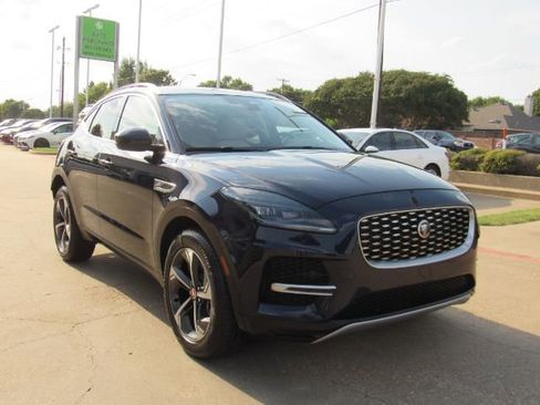 Used 2022 Jaguar E-PACE SE image 4