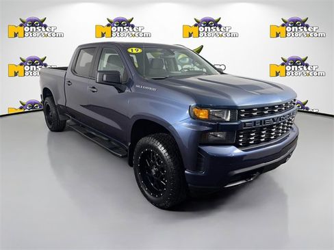 Used 2019 Chevrolet Silverado 1500 Custom image 3