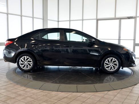 Used 2018 Toyota Corolla LE FWD image 9