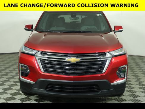 Used 2023 Chevrolet Traverse LT image 9