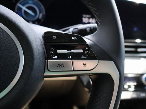 New 2025 Hyundai Elantra Limited image 29