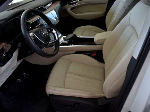 Used 2019 Audi e-tron Premium Plus AWD/4WD image 30