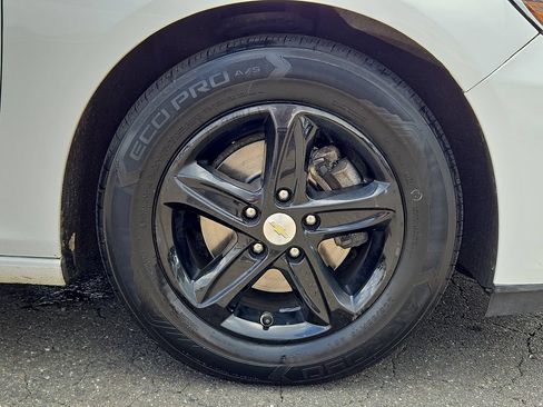 Used 2021 Chevrolet Malibu LS FWD image 11