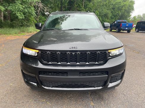 Used 2024 Jeep Grand Cherokee L Limited w/ Luxury Tech Group II AWD/4WD image 8