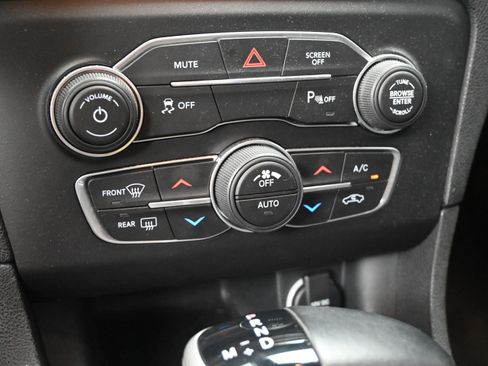 Used 2017 Dodge Charger SXT w/ Driver Confidence Group RWD image 30