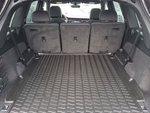 Used 2025 Audi Q7 3.0T Premium w/ Convenience Package image 29