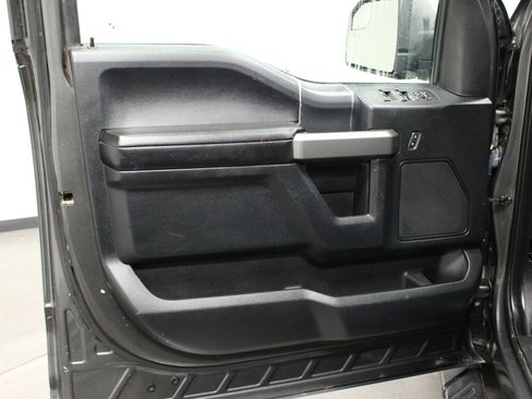 Used 2020 Ford F150 XLT w/ Equipment Group 302A Luxury image 15