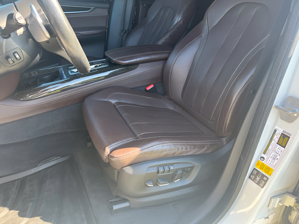 Used 2017 BMW X5 xDrive50i AWD/4WD image 15