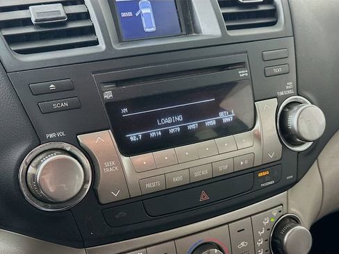 Used 2011 Toyota Highlander 4WD w/ Tech Pkg image 32