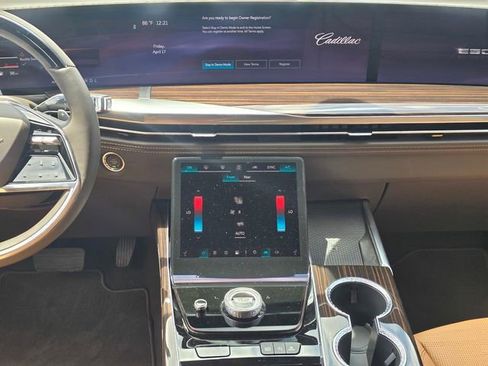 New 2026 Cadillac Escalade ESV Luxury image 18