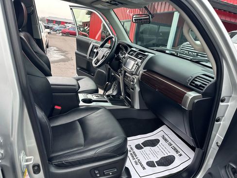 Used 2015 Toyota 4Runner Limited image 11