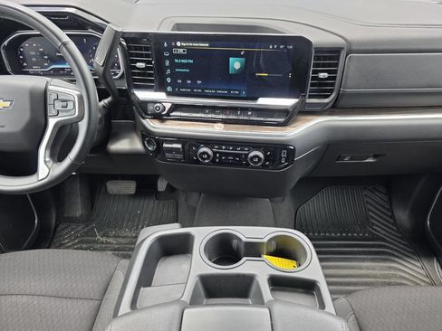 Used 2025 Chevrolet Silverado 2500 LT w/ Convenience Package AWD/4WD image 20