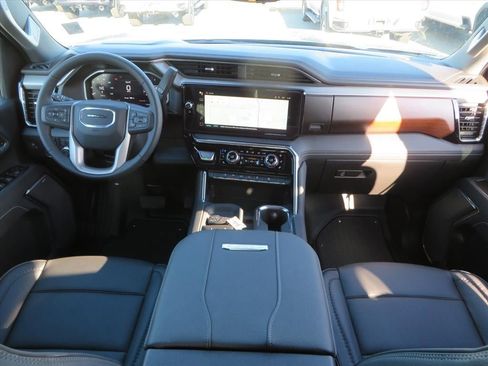 New 2026 GMC Sierra 2500 Denali w/ Denali Reserve Package image 13