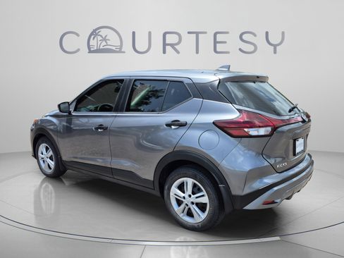 Used 2021 Nissan Kicks S FWD image 5
