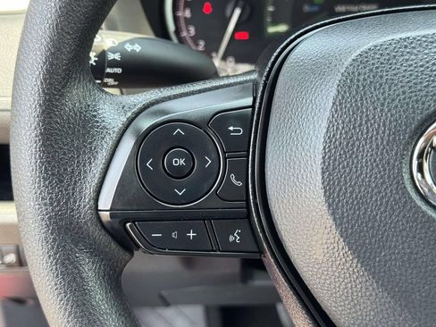Used 2025 Toyota RAV4 XLE FWD image 11