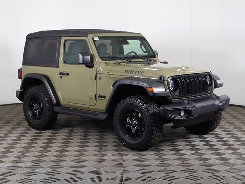 Used 2025 Jeep Wrangler Sport AWD/4WD image 2