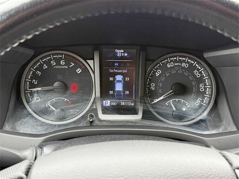 Used 2022 Toyota Tacoma TRD Sport image 12