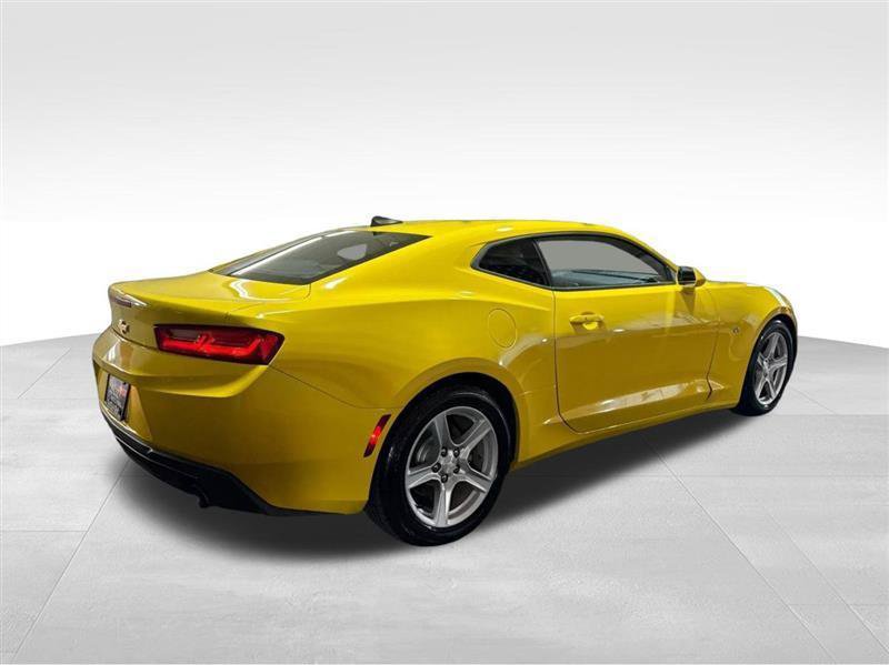 Used 2016 Chevrolet Camaro LT RWD image 5