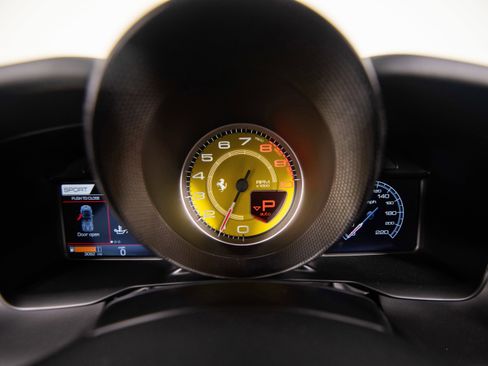 Certified 2022 Ferrari F8 Tributo image 15