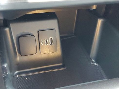 Used 2025 Ford Explorer Active w/ Active Comfort Package image 27