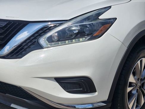 Used 2018 Nissan Murano S image 9