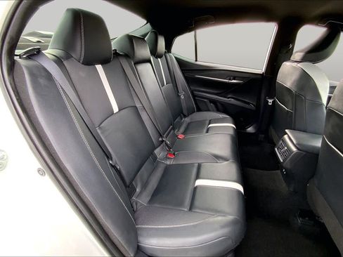 Used 2025 Toyota Camry SE FWD image 19