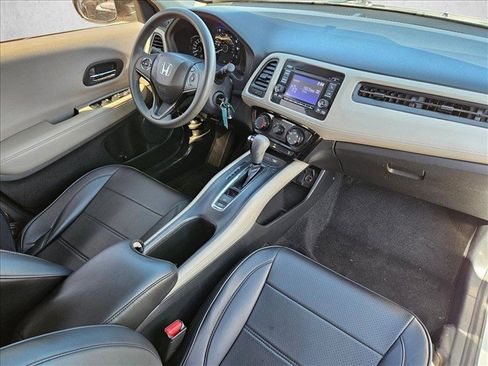 Used 2016 Honda HR-V LX image 26