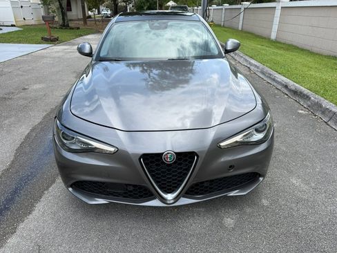 Used 2017 Alfa Romeo Giulia Ti AWD/4WD image 2