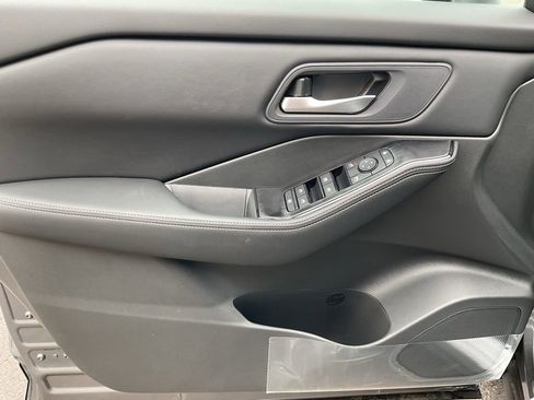 New 2026 Nissan Rogue SV w/ Cold Weather Package AWD/4WD image 11