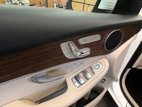 Used 2022 Mercedes-Benz GLC 300 4MATIC image 12