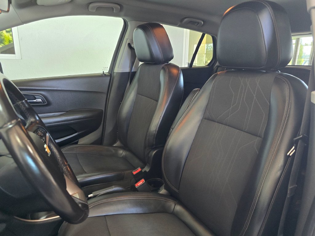 Used 2019 Chevrolet Trax LT w/ LT Convenience Package AWD/4WD image 24