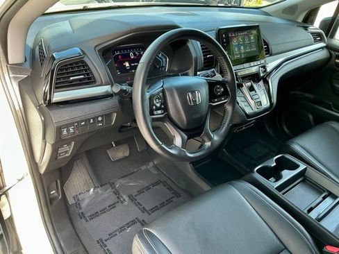 Certified 2022 Honda Odyssey Touring image 23