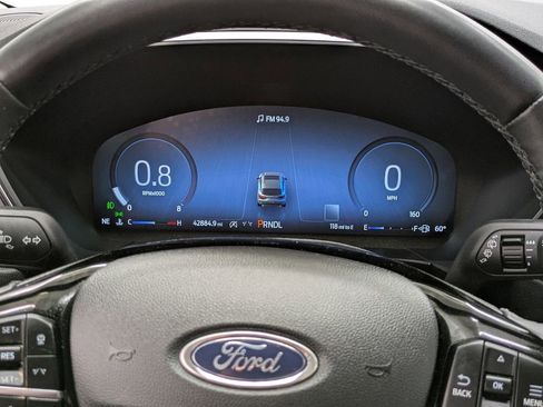 Used 2024 Ford Escape Platinum AWD/4WD image 25