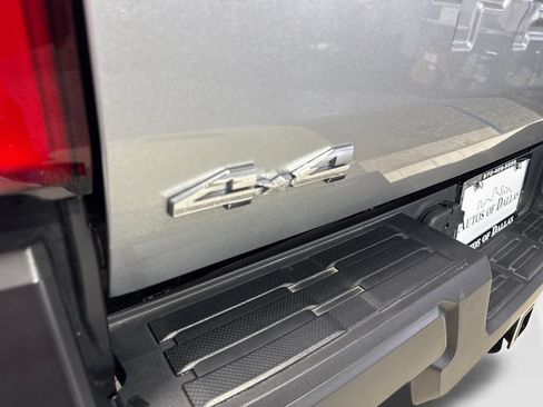 Used 2025 Toyota Tacoma SR AWD/4WD image 23