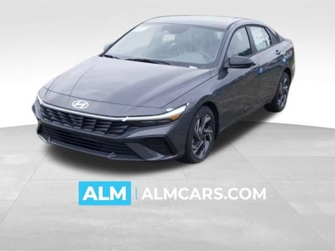 Used 2025 Hyundai Elantra Sport FWD image 1