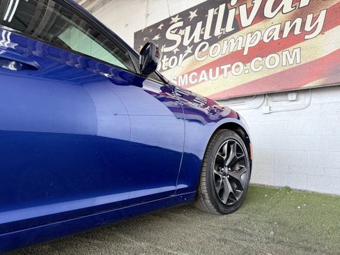 Used 2020 Chrysler 300 Touring w/ Sport Appearance Package image 9