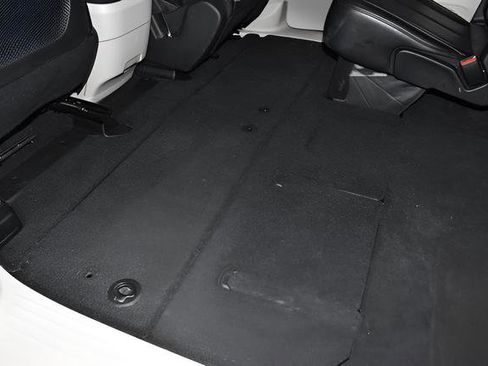 Certified 2023 Chrysler Pacifica Touring-L FWD image 16