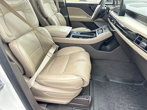 Used 2022 Lincoln Aviator Reserve w/ Equipment Group 201A RWD image 29