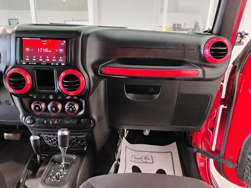 Used 2015 Jeep Wrangler Unlimited Sport w/ Connectivity Group AWD/4WD image 68