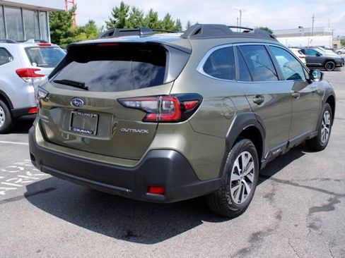 Used 2025 Subaru Outback Premium AWD/4WD image 3