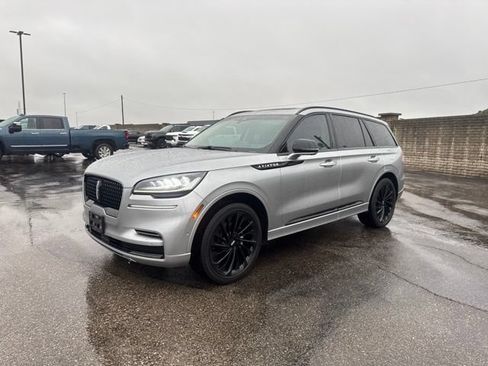 Used 2023 Lincoln Aviator Reserve w/ Equipment Group 201A AWD/4WD image 3