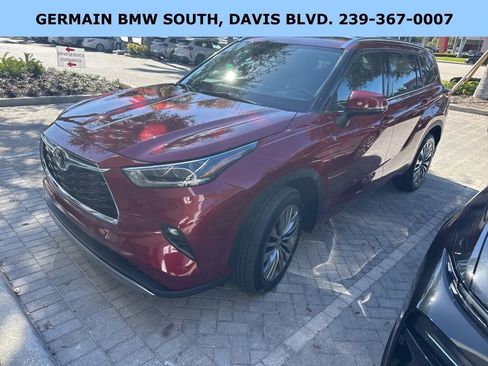 Used 2021 Toyota Highlander Platinum image 1