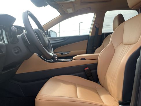 Certified 2025 Lexus NX 250 FWD w/ Towing Package (2000 Lbs) image 16