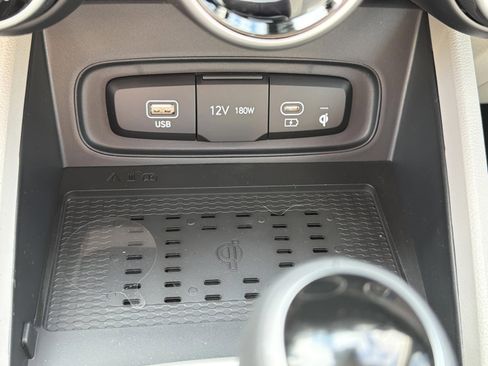 New 2026 Hyundai Venue SEL FWD image 43