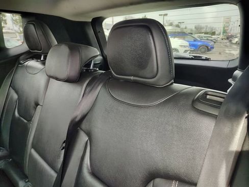 Used 2017 Jeep Renegade Limited w/ Advanced Technology Group image 28