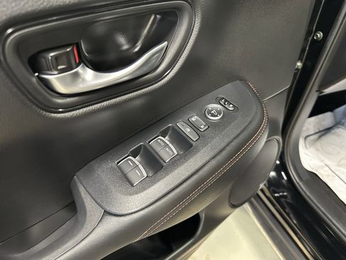 Used 2024 Honda HR-V Sport image 17
