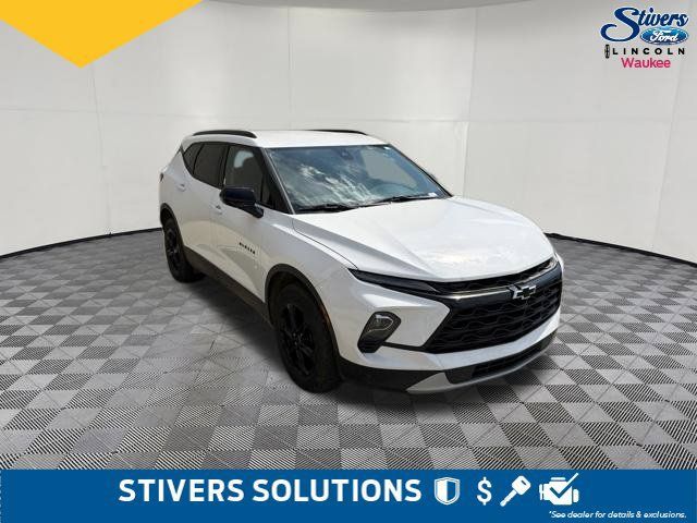Used 2023 Chevrolet Blazer LT w/ Convenience Package AWD/4WD image 3