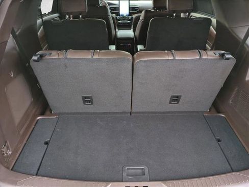 Used 2023 Ford Explorer King Ranch w/ Technology Package image 6