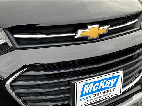 Used 2020 Chevrolet Trax LT w/ LT Convenience Package image 24